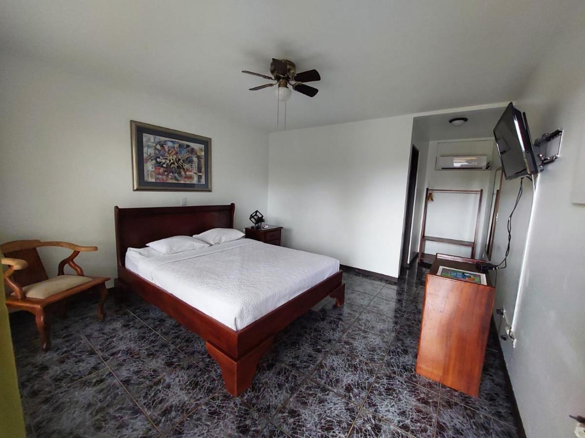 Brillasol Airport Hotel Las Ciruelas  Kültér fotó